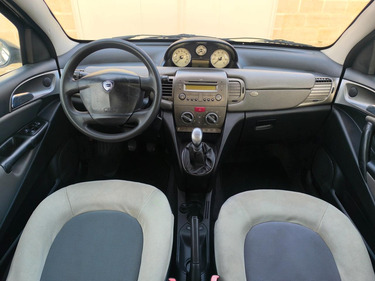 Lancia Ypsilon 1.2 perfetta km originali