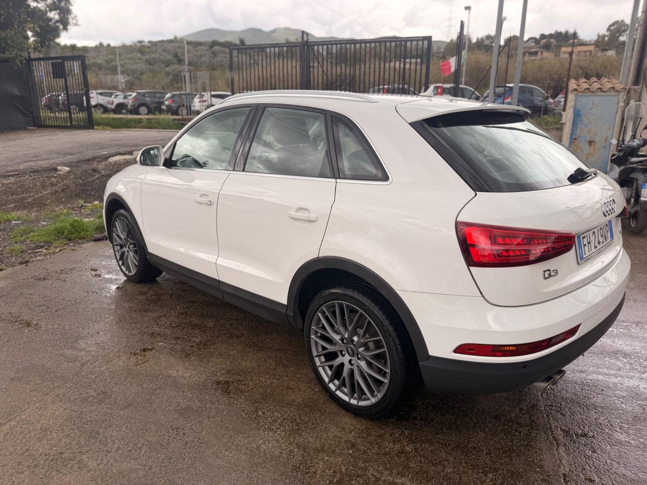 Audi Q3 2.0 TDI 120 CV S tronic Sport