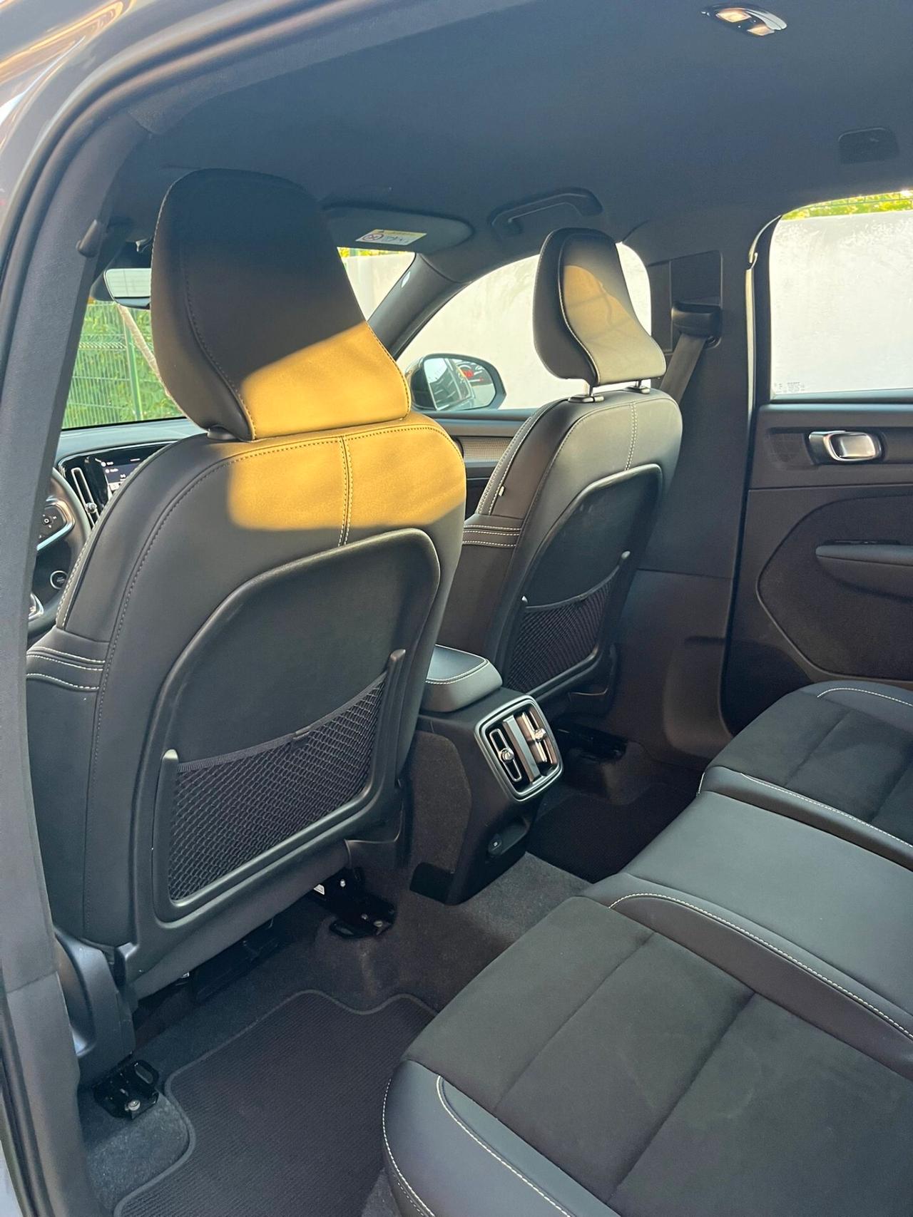 Volvo XC40 B3 automatico Plus Dark