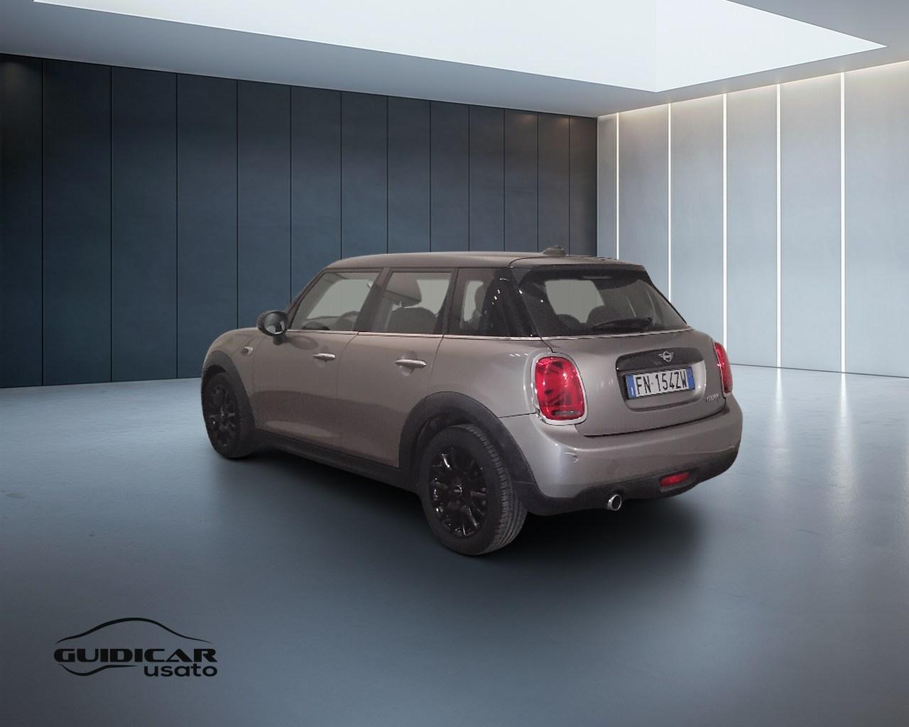 MINI Mini IV F55 2018 5p - Mini 5p 1.5 Cooper D Business XL