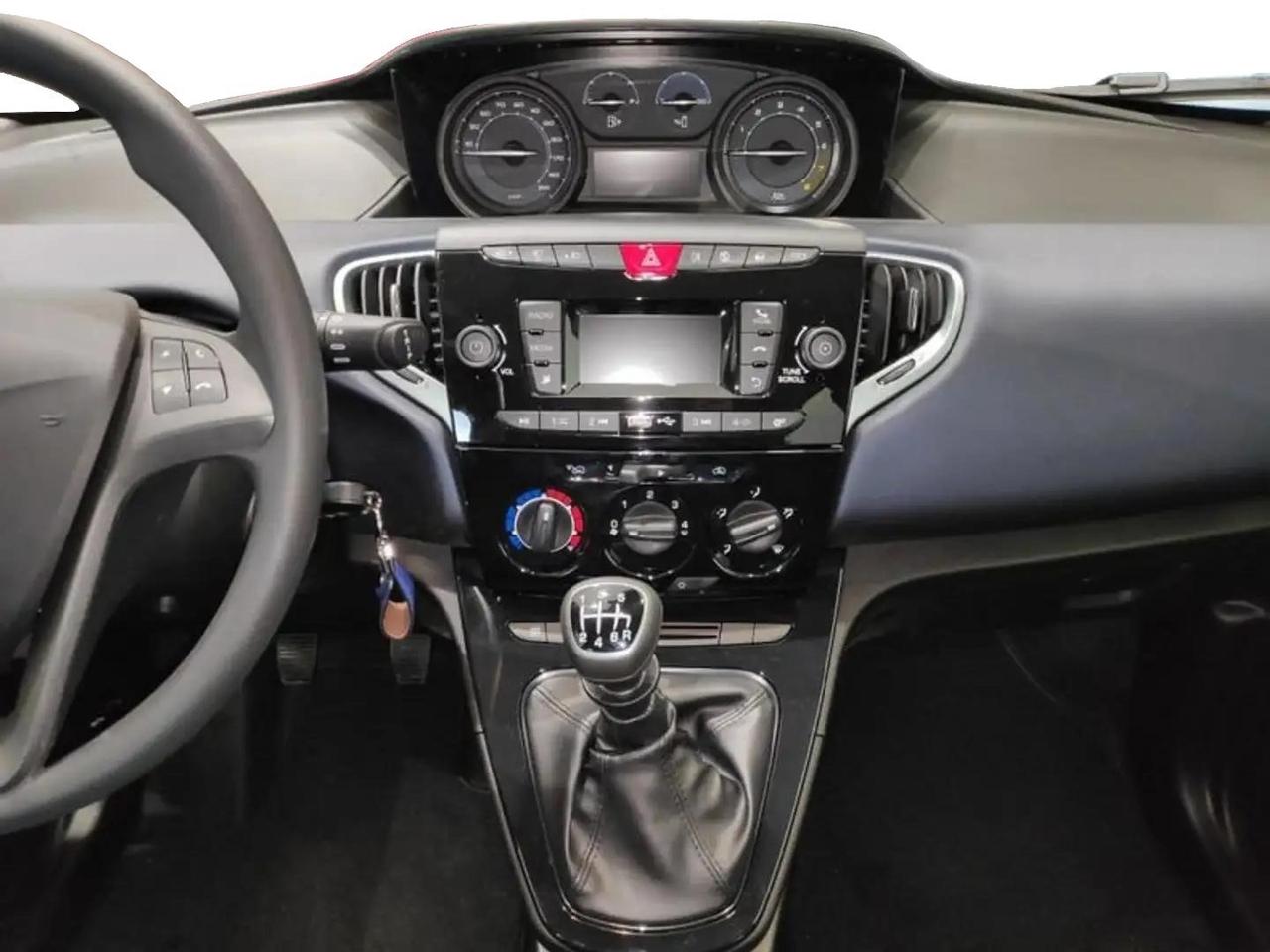 Lancia Ypsilon 1.2 69 CV 5 porte Gold Ok Neopatentati