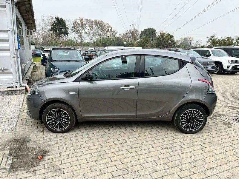 Lancia Ypsilon 1.0 FireFly 5 porte S&S Hybryd Gold