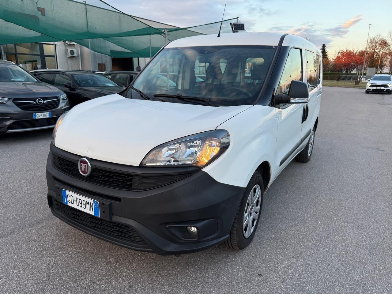Fiat Doblo Combi N1 Autocarro 5 POSTI