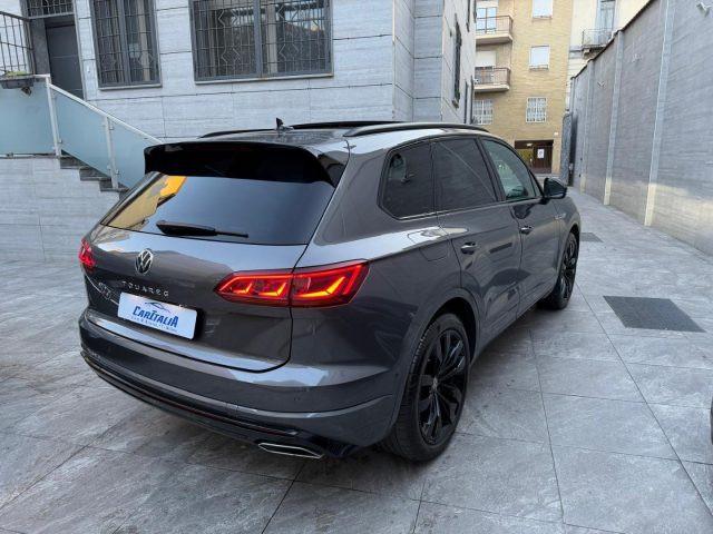 VOLKSWAGEN Touareg 3.0 V6 TDI 286 CV SCR R line tetto panoramico