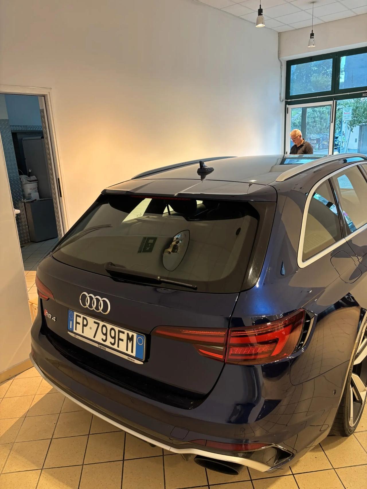 Audi A4 RS 4 Avant 2.9 TFSI quattro tiptronic