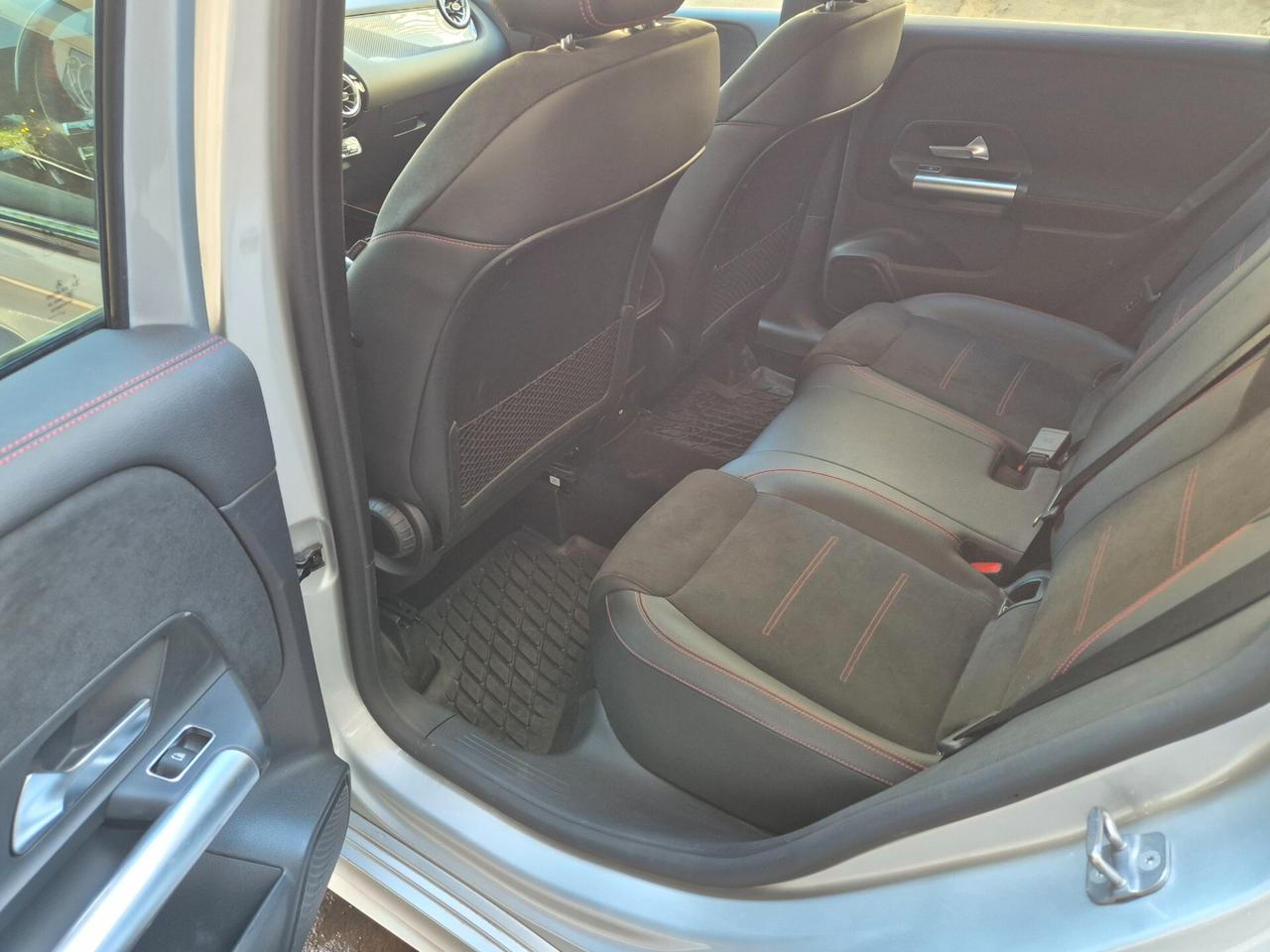 Mercedes-benz B 180 d Automatic AMG Line Premium Plus