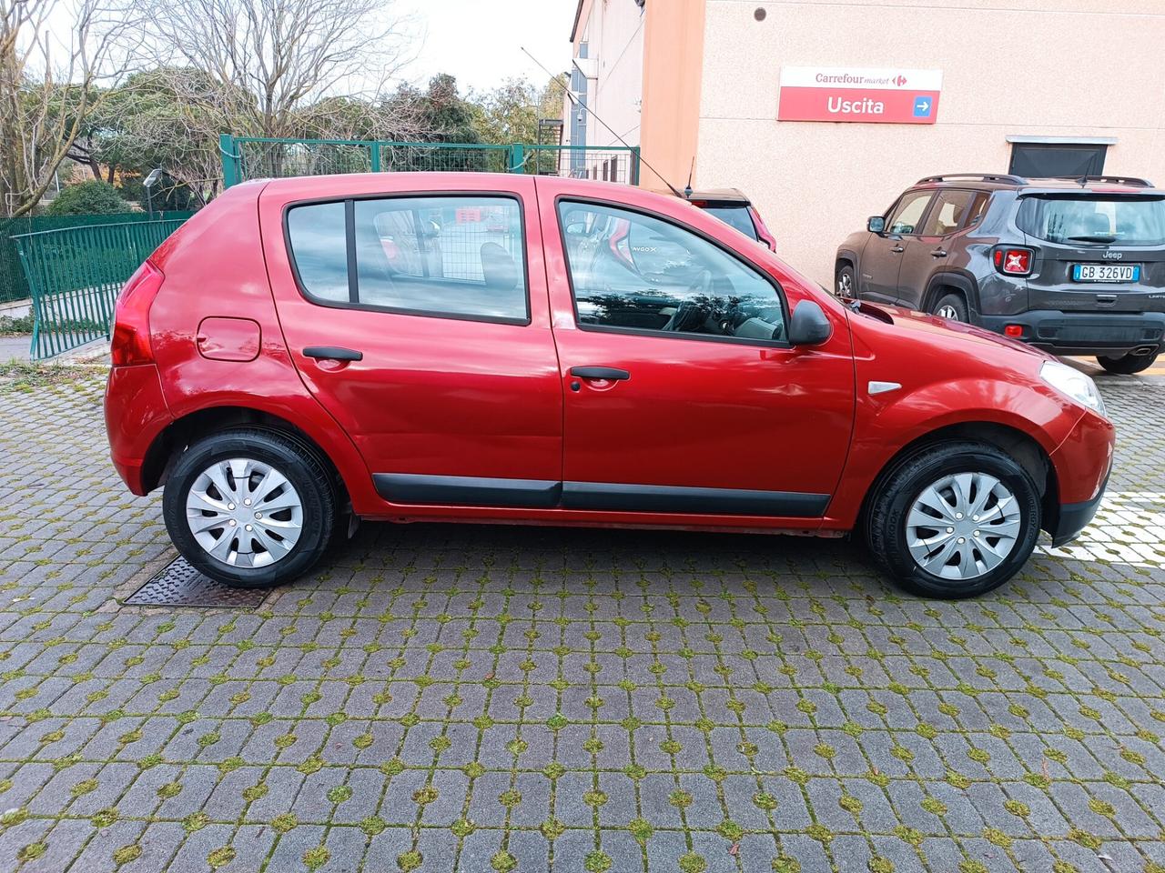 Dacia Sandero 1.2 16V Embleme