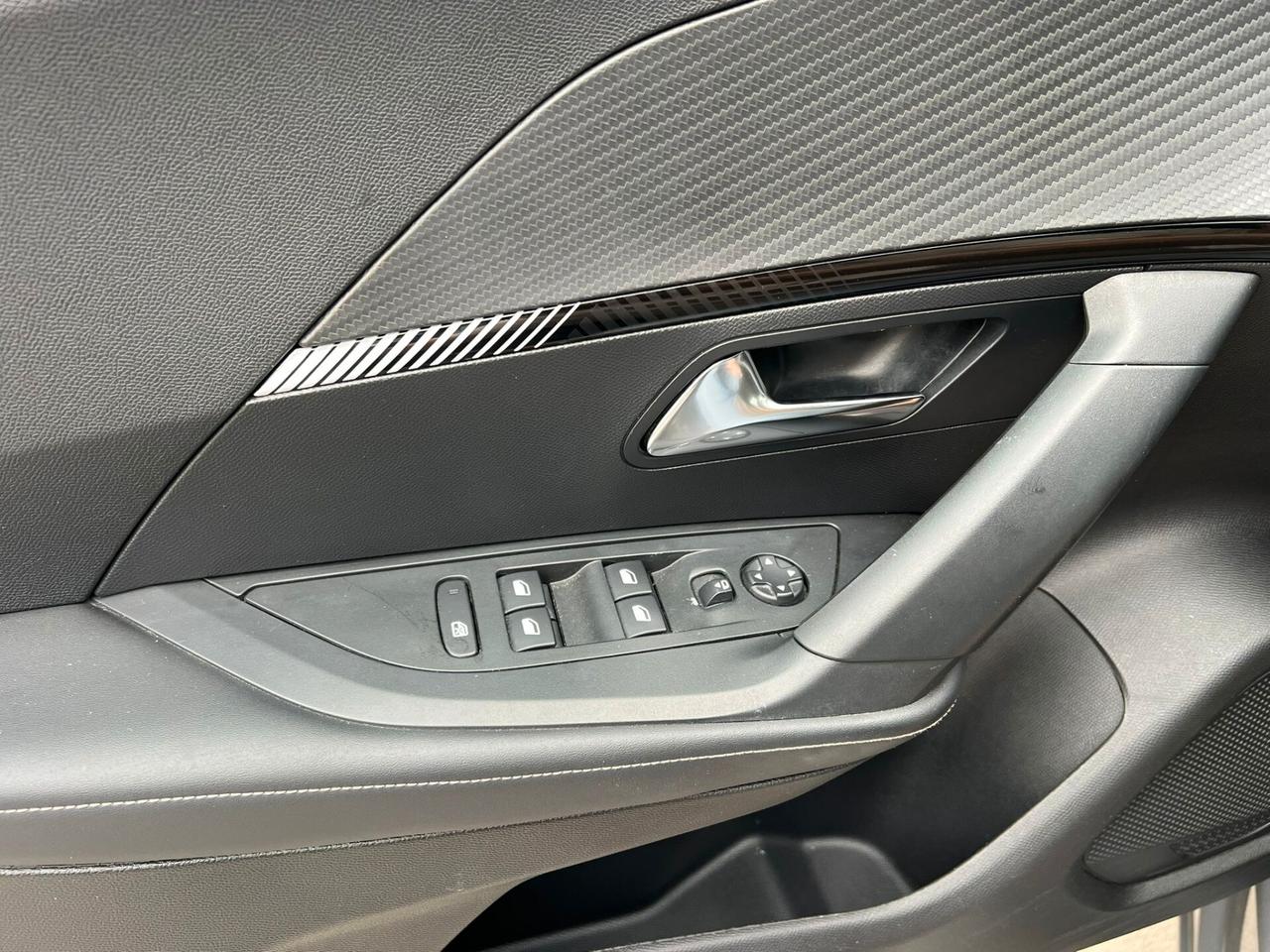 PEUGEOT 2008 1.5 HDI 130CV 2024 ALLURE PACK!!!!!!