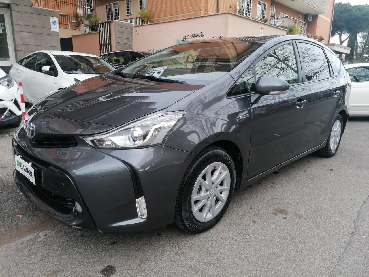 Toyota Prius + 1.8 Hybrid Lounge