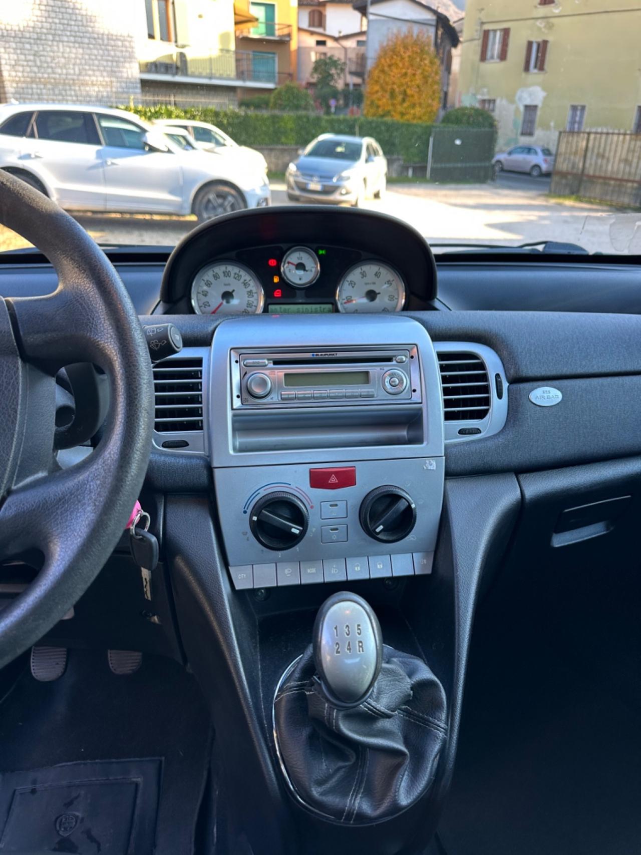 Lancia YPSILON 1.2 UNYCA NEOPAT KMCERT GARANZ