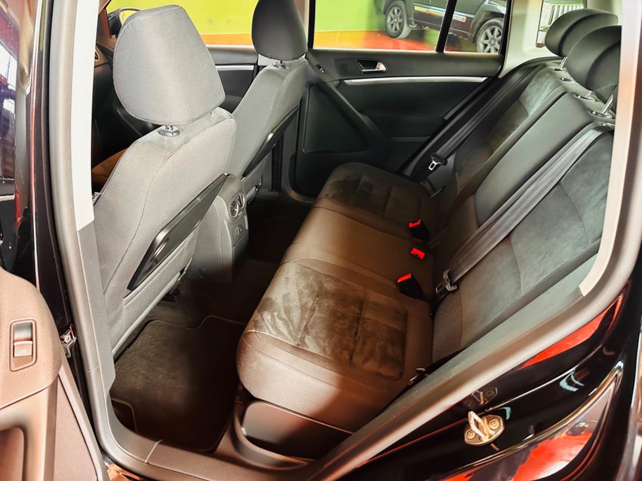 Volkswagen Tiguan 2.0 TDI DSG 7Marce 4x4 R-Line