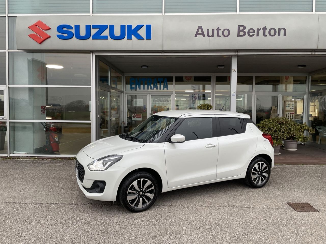 Suzuki Swift 1.2 Hybrid 4WD AllGrip Top