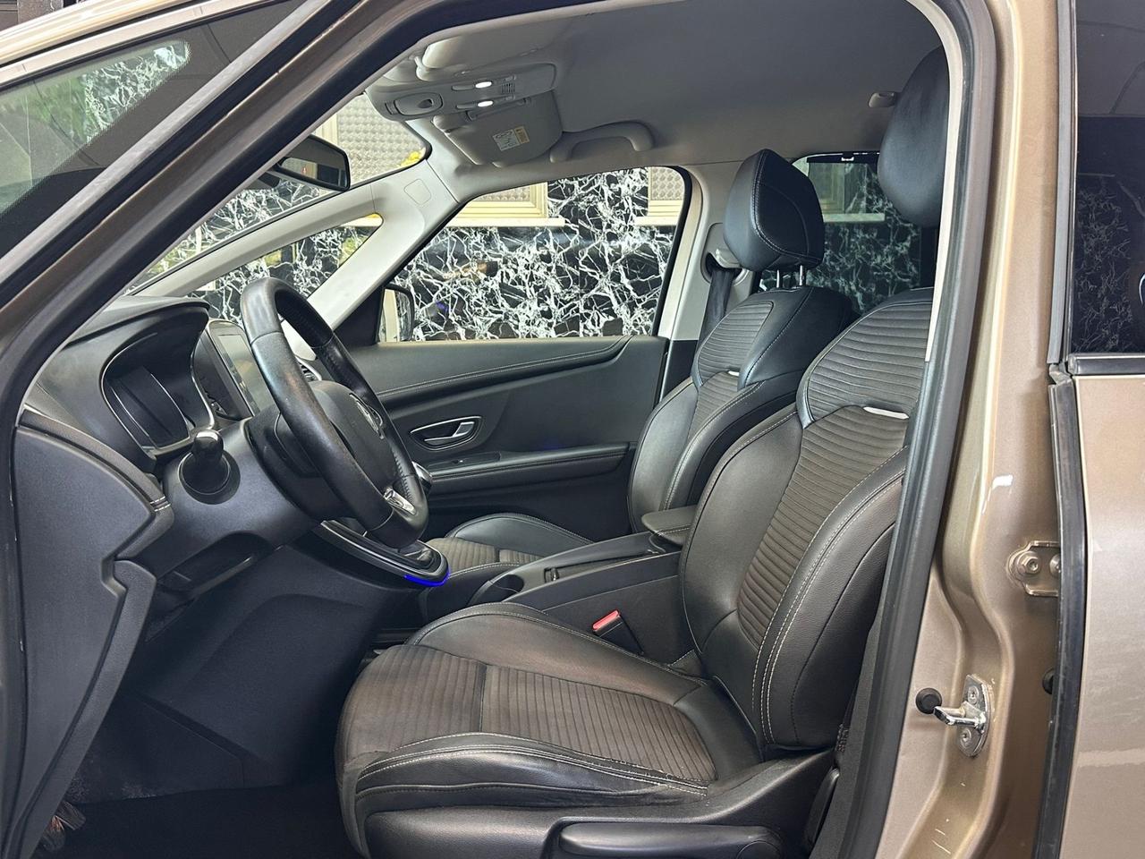 Renault Scenic Scénic dCi 8V 110 CV EDC Energy Bose