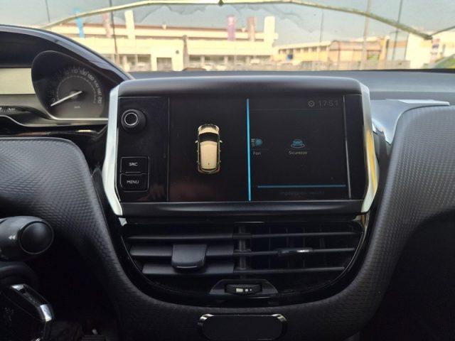 PEUGEOT 208 5 porte Signature