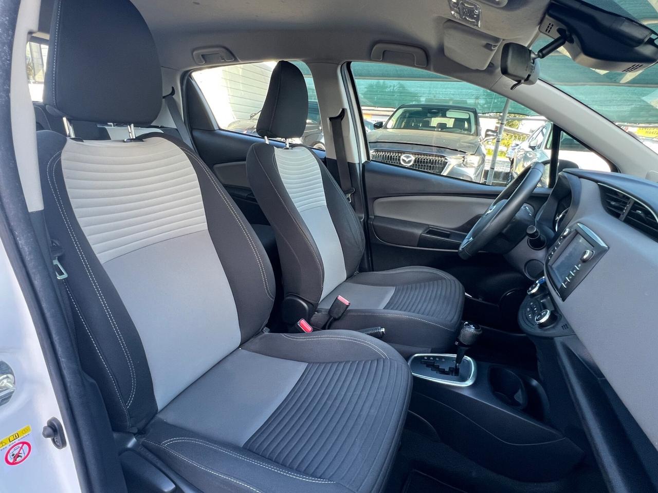 Toyota Yaris 1.5 Hybrid 5 porte Business