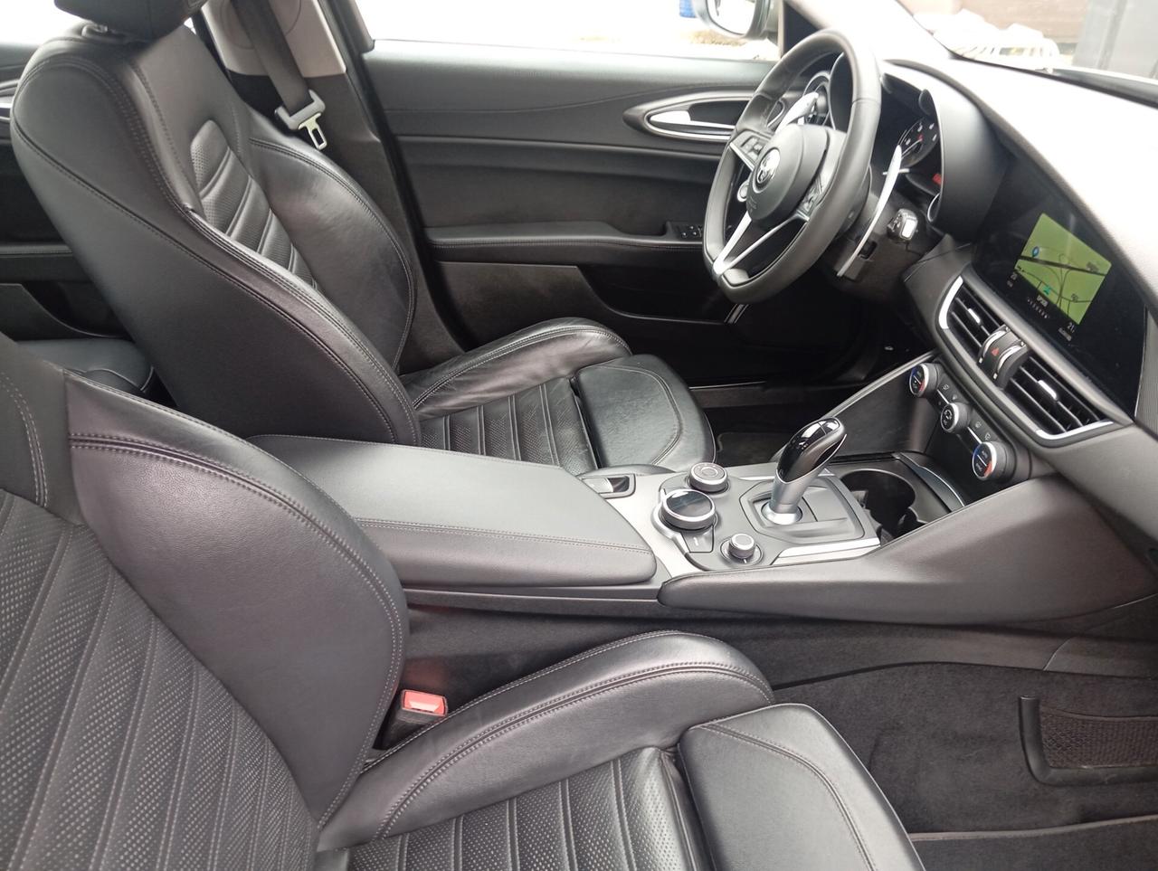 Alfa Romeo Giulia 2.2 Turbodiesel 210 CV AT8 AWD Q4 Veloce