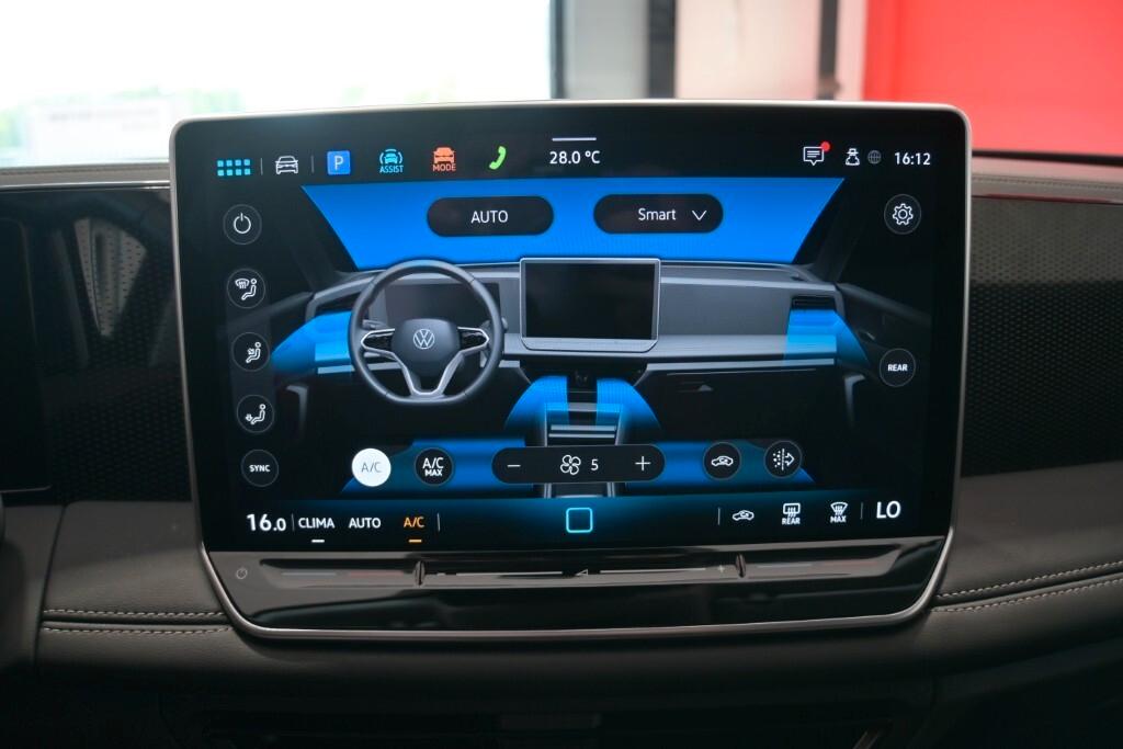 VOLKSWAGEN TIGUAN NEW 2.0 TDI 150CV DSG EDITION PLUS ( FARI IQ.LIGHT - DIGITAL COCKPIT - ADAPTIVE CRUISE - AMBIENT LIGHTS - CLIMA TRIZONA - APP CONNECT - PARK ASSIST - TELECAMERA POST. )