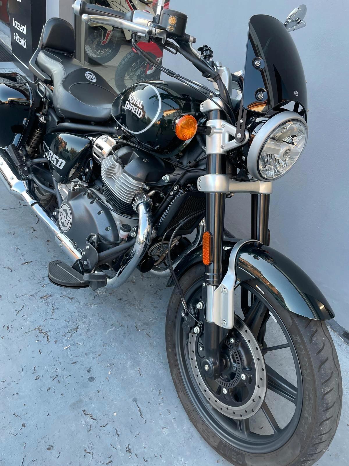 Royal Enfield Super Meteor 650 - 2023