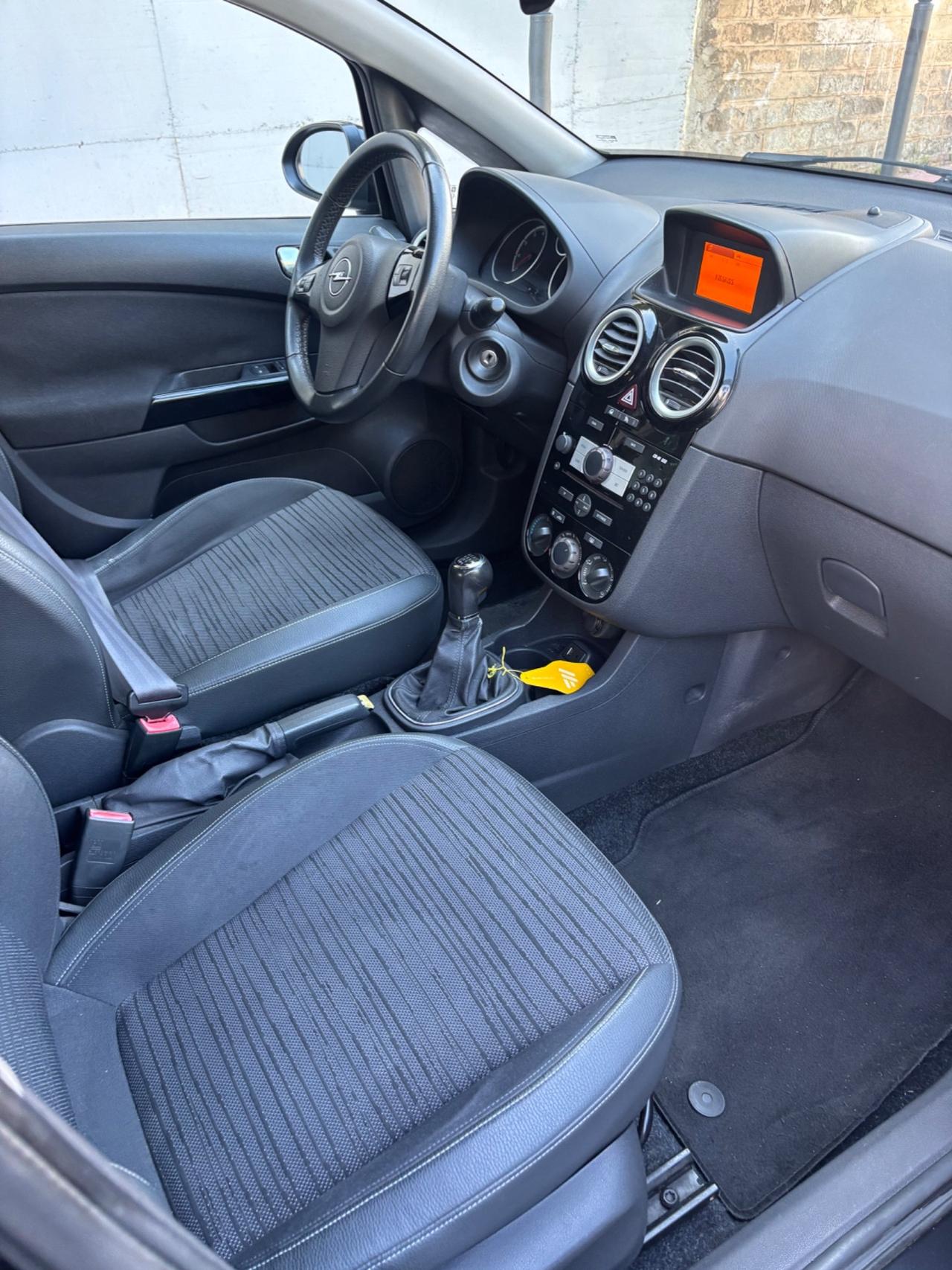 Opel Corsa 1.2 5 porte Cosmo