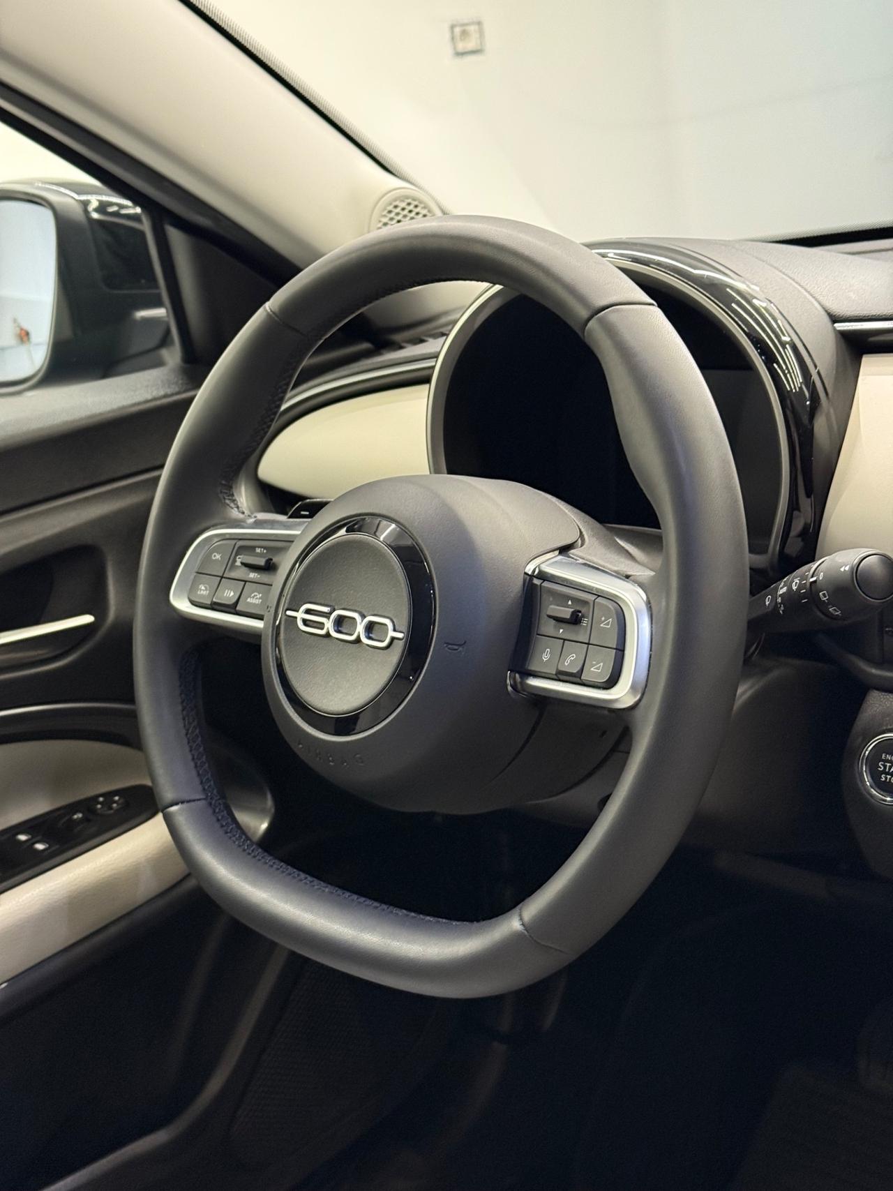 Fiat 600 Hybrid 100 CV DCT MHEV La Prima