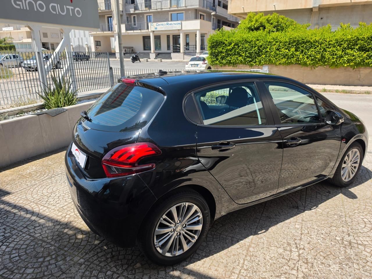 Peugeot 208 PureTech 82 Stop&Start 5 porte Allure