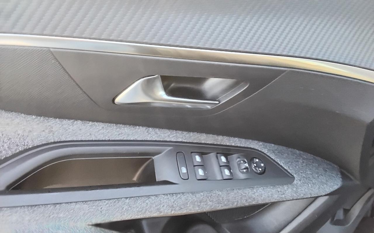 Peugeot 3008 BlueHDi 130 S&S Active