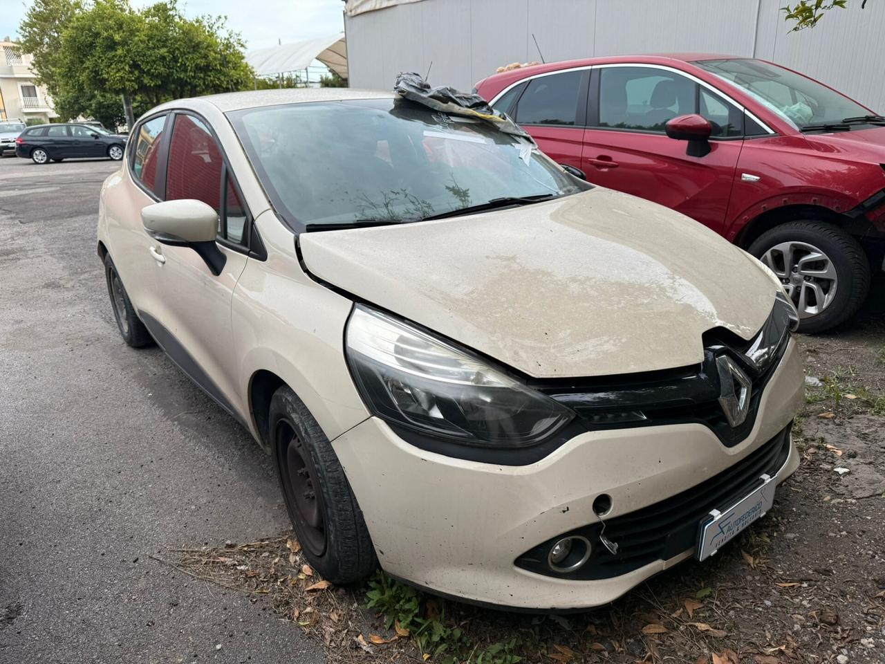 Renault Clio 1.5 Dci Incidentata