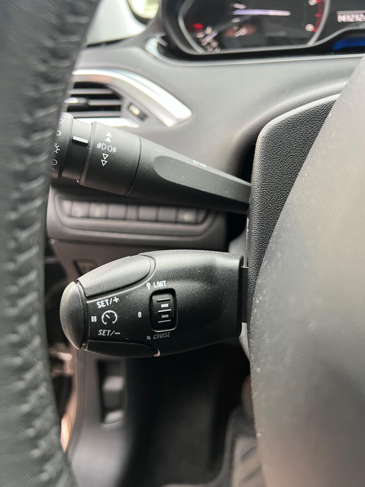 Peugeot 208 1.4 HDi 68 CV 5 porte Active