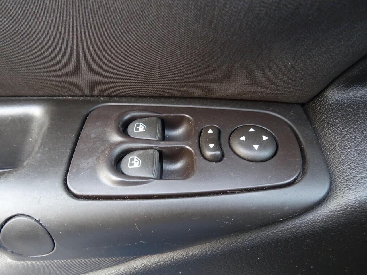 Lancia Ypsilon 1.3 MJT 75 CV Argento