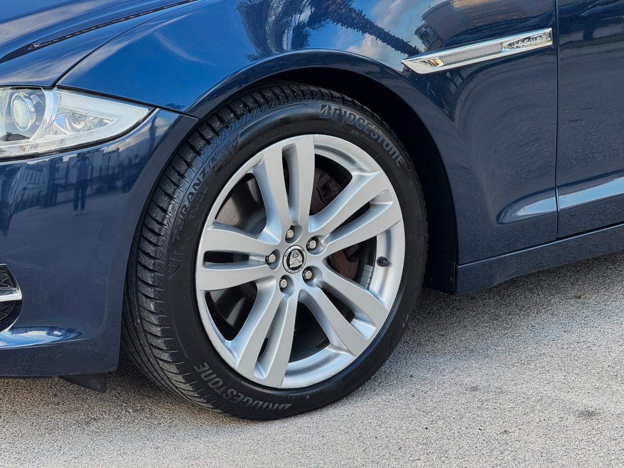 Jaguar XJ 3.0d V6 Portfolio 275CV TETTO