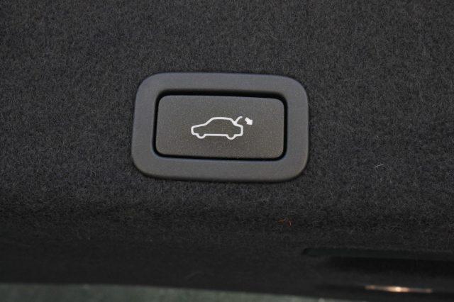 VOLVO XC60 D4 Awd Geartronic R-design Unicoprop. Pelle