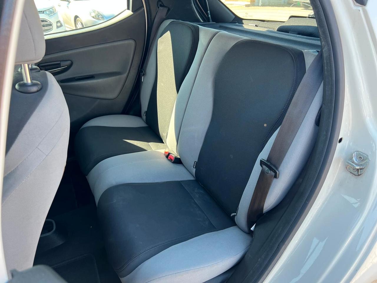 Lancia Ypsilon 1.2 69 CV 5 porte S&S Platinum