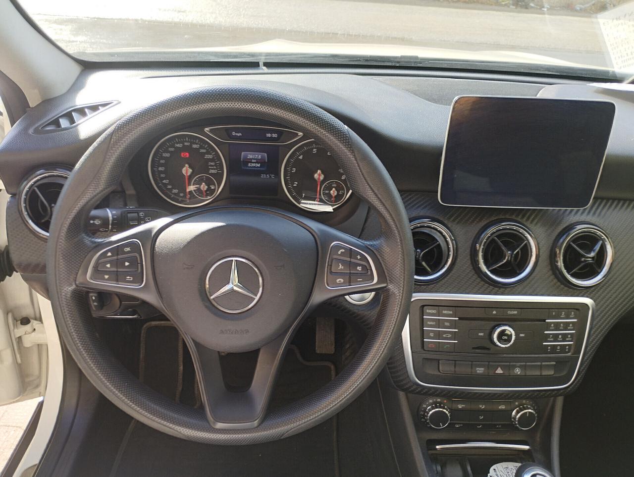 Mercedes-benz GLA 180 Business