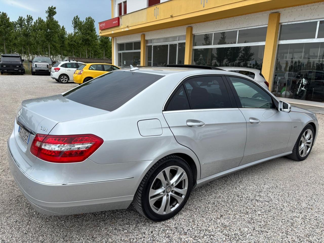Mercedes-benz E 220 CDI BlueEFFICIENCY Avantgarde AMG