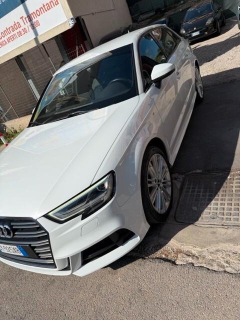 Audi A3 SPB 2.0 TDI 150 CV S-LINE