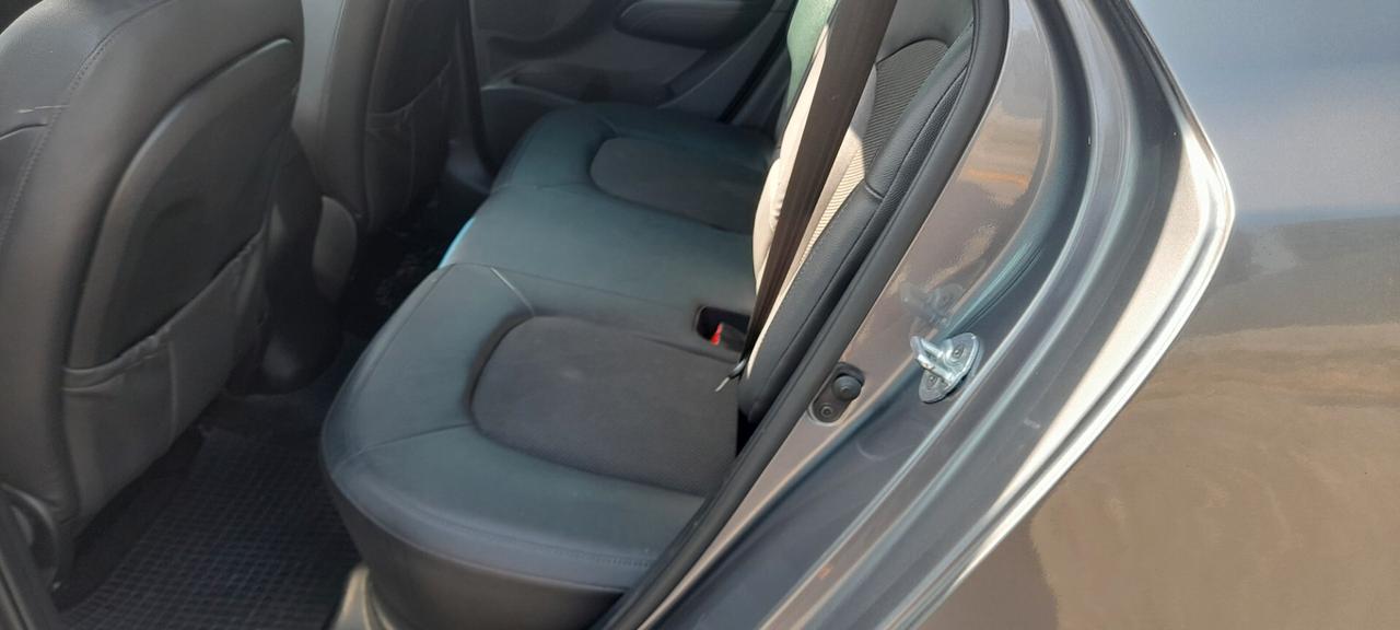 Hyundai iX35 1.7 CRDi 2WD Xpossible Tetto full