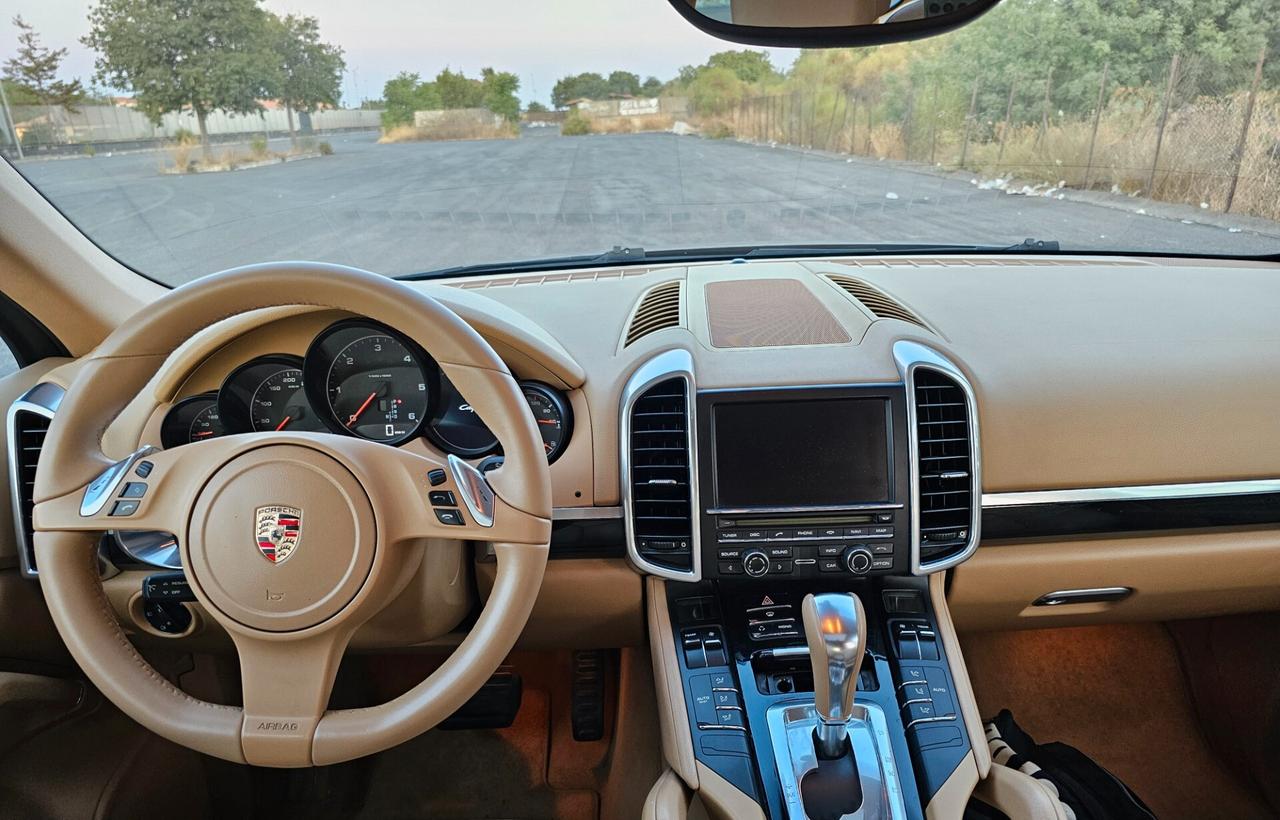 Porsche Cayenne 3.0 diesel V6 240cv