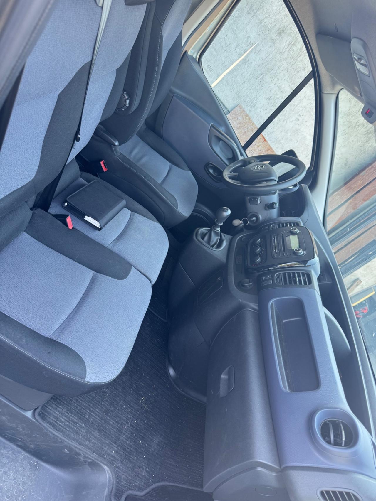 FURGONE RENAULT TRAFIC