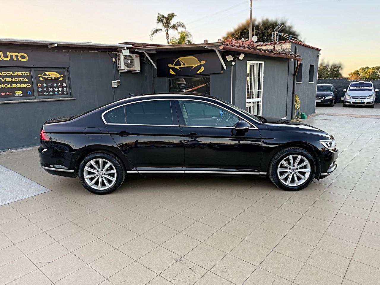 Volkswagen Passat 1.6 TDI SCR DSG Business BMT Garanzia 12 Mesi