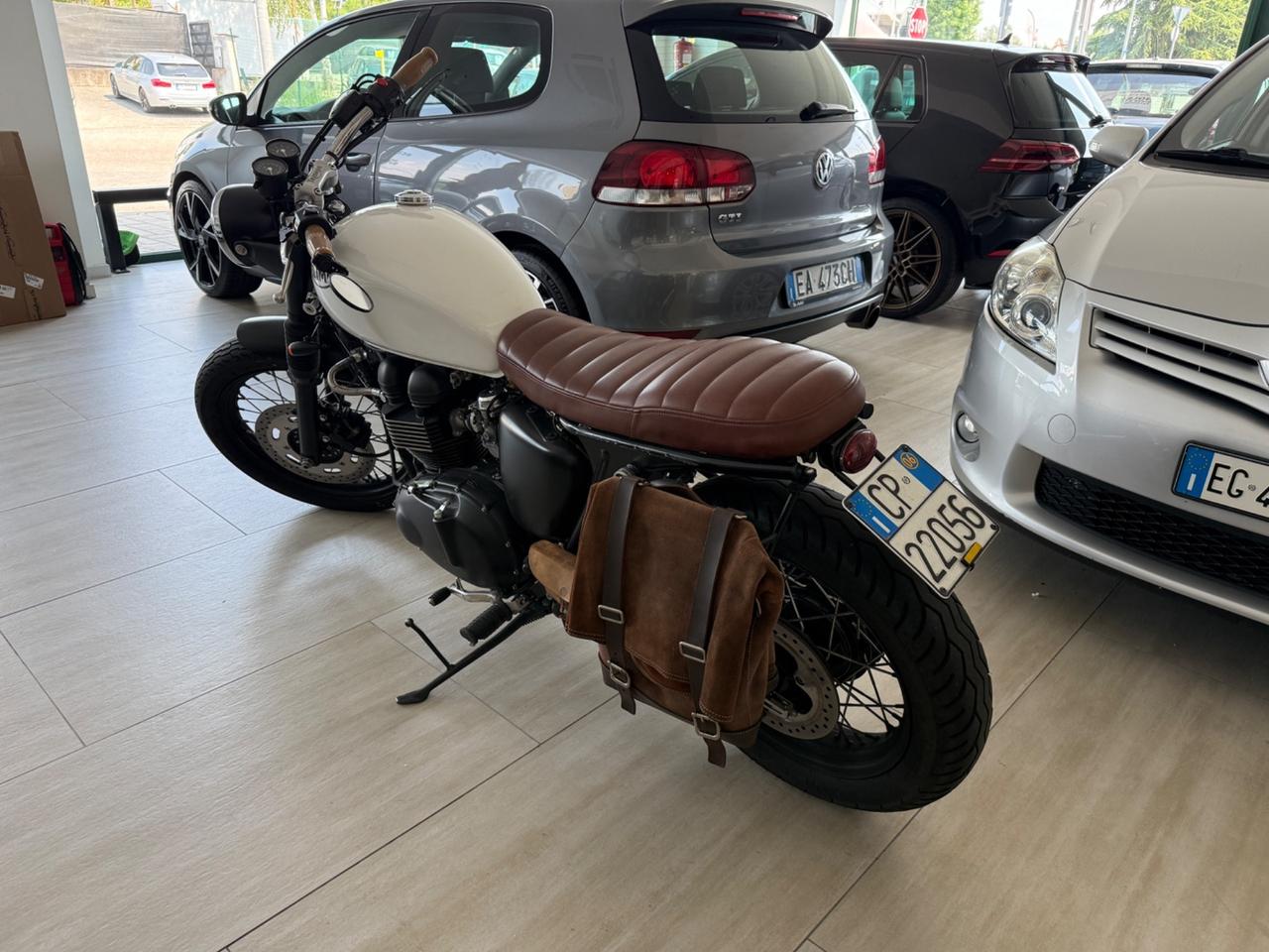 Triumph Bonneville 800 CAFE RACER