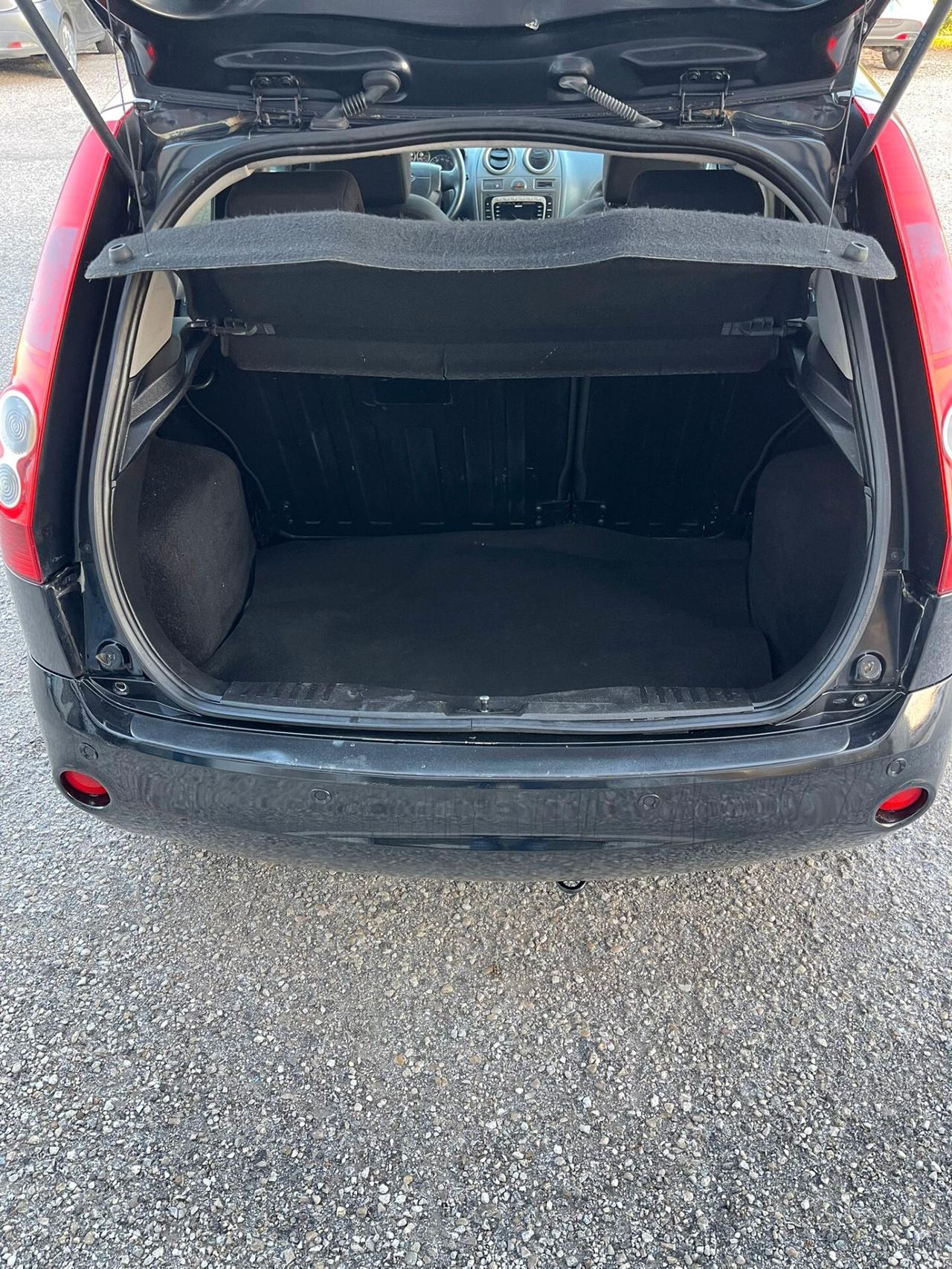 Ford Fiesta 1.4 TDCi - NEOPATENTATI - PERMUTO