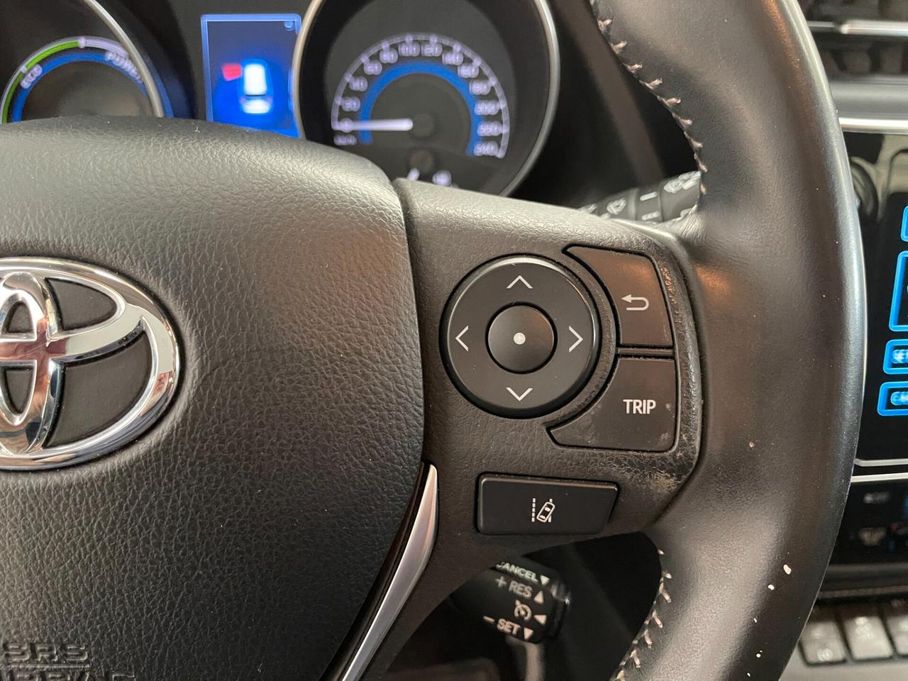 Toyota Auris Business Pack 1.8h cvt-Ok Neopat-LEGGO SOTTO