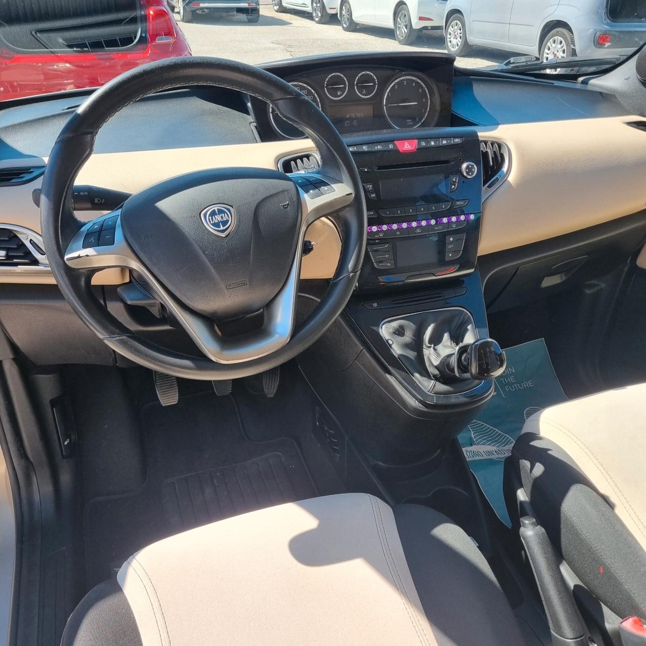 Lancia Ypsilon 0.9 TwinAir 85 CV 5 porte Metano Ecochic Elefantino