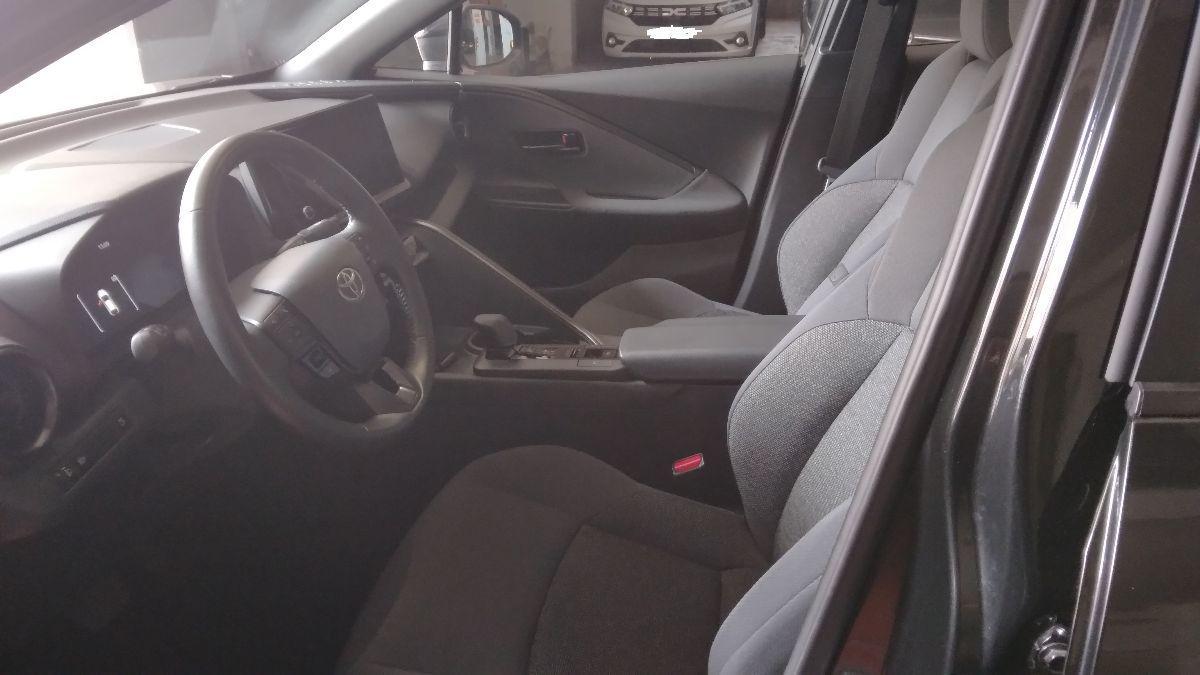 C-HR '2024 1.8 hev Active fwd e-cvt 12700 KM