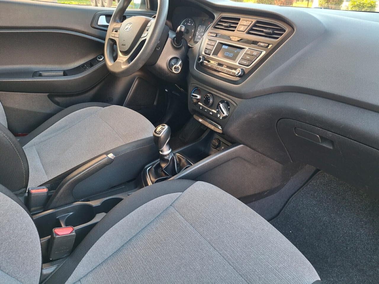 Hyundai i20 1.1 CRDi-*DIESEL EURO 6*NEOPATENTATI*