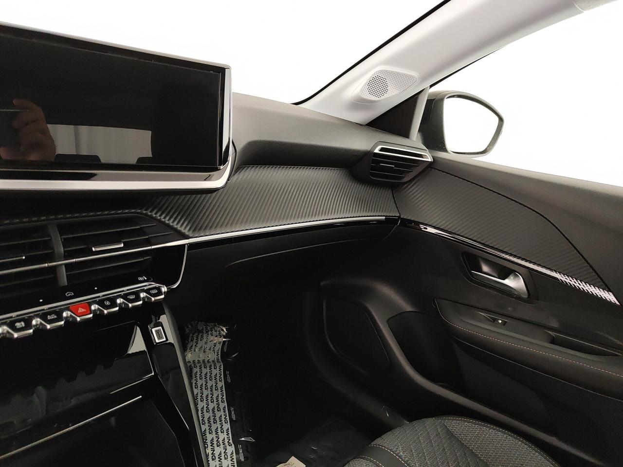 Peugeot 208 motore elettrico 136 CV 5 porte Allure