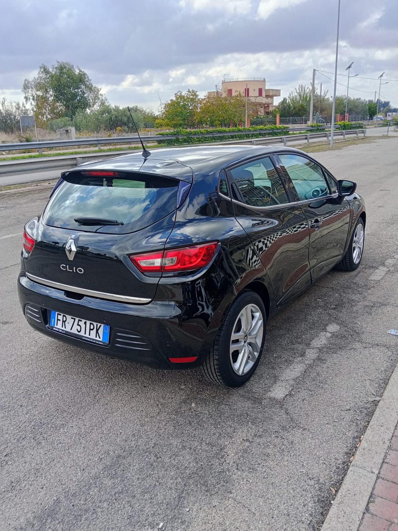 Renault Clio dCi 8V 75 CV Start&Stop 5 porte Energy Duel