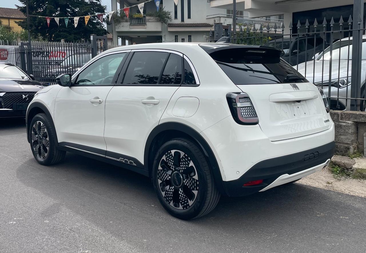 FIAT 600 1.2 Hybrid 110CV DCT LA PRIMA