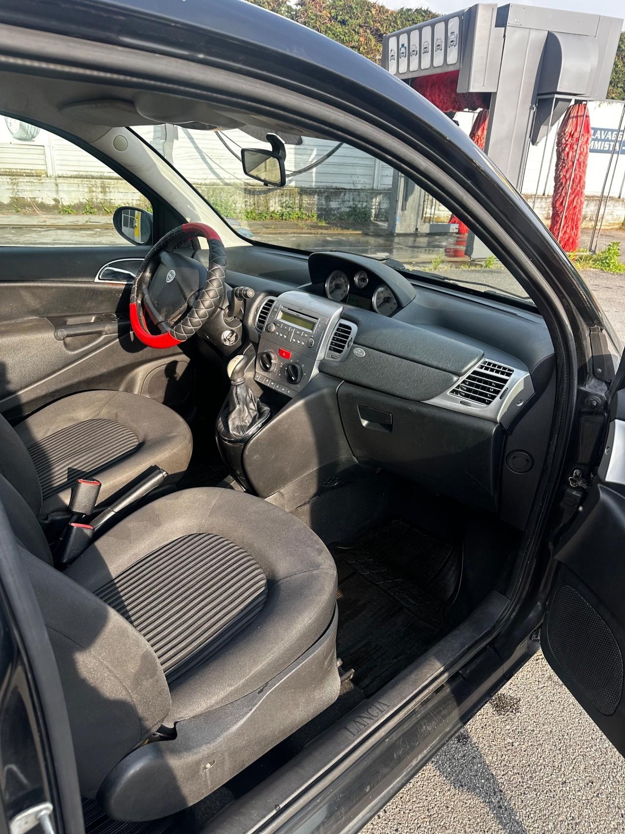 Lancia Ypsilon 1.4 Platino Ecochic GPL