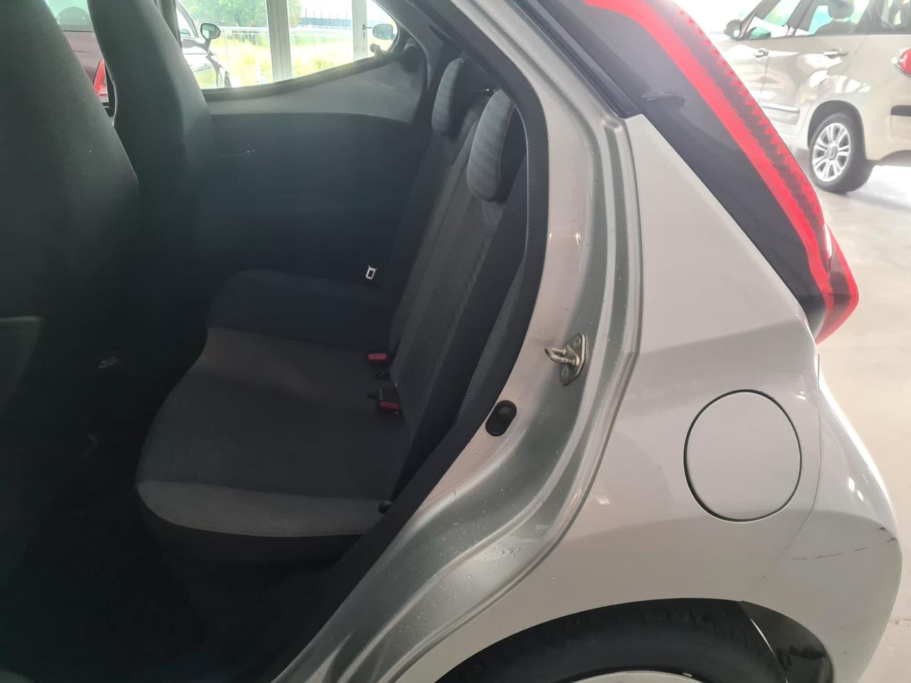 Toyota Aygo Connect 1.0 VVT-i 72 CV 5 porte x-cool